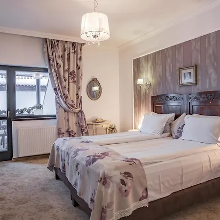 Conacul Bratescu Guest house 4*