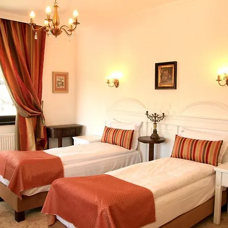 Conacul Bratescu Guest house 4*